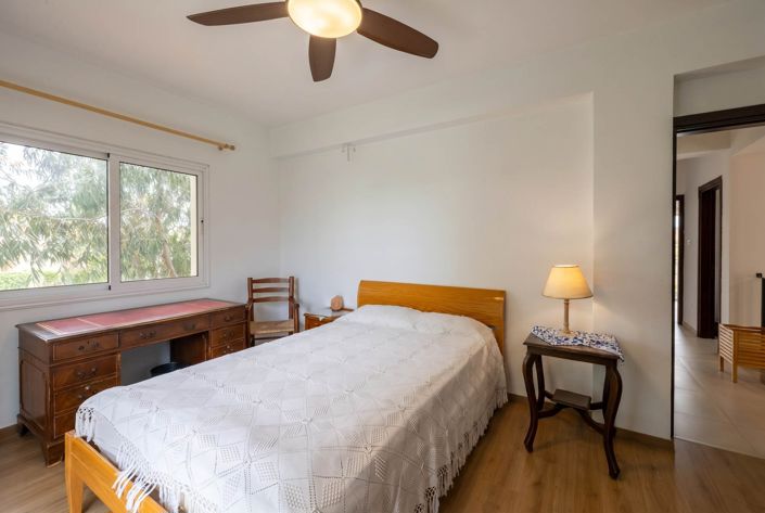 Image No.18-4 Bed House for sale