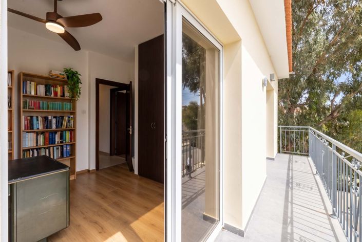 Image No.24-4 Bed House for sale