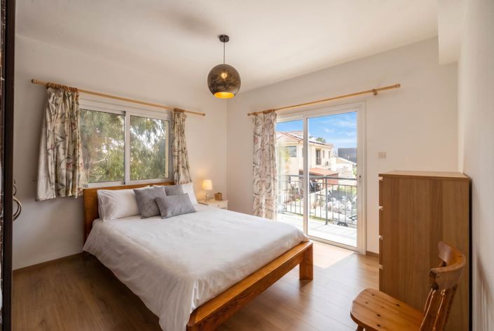 Image No.25-4 Bed House for sale