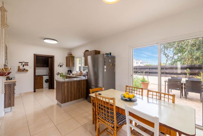 Image No.6-4 Bed House for sale