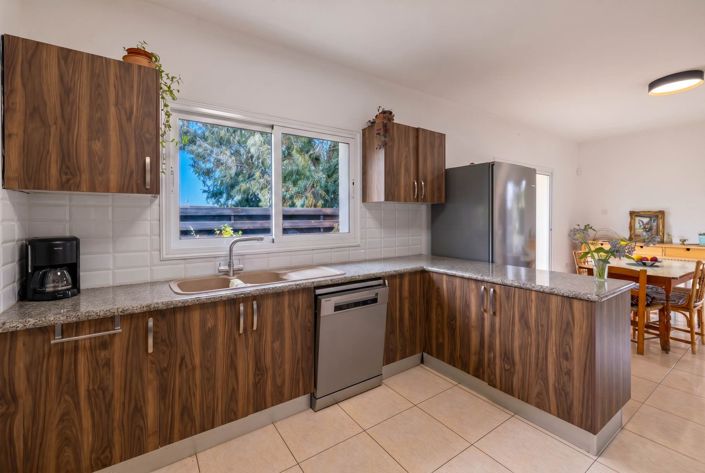 Image No.9-4 Bed House for sale