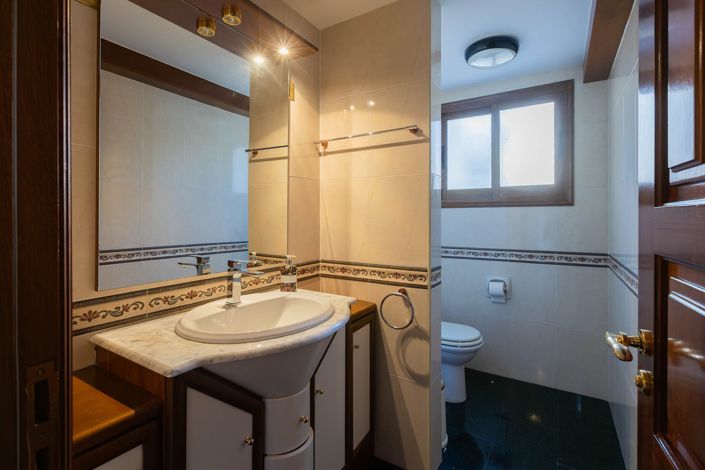 Image No.24-Maison de 6 chambres à vendre à Germasogeia