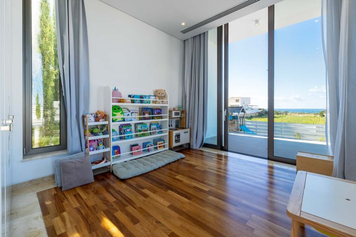 Image No.19-5 Bed House for sale