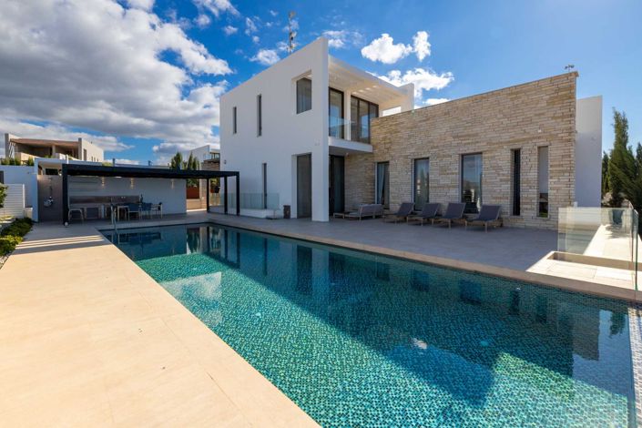 Image No.2-5 Bed House for sale