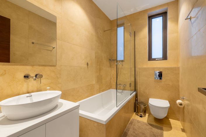 Image No.21-5 Bed House for sale