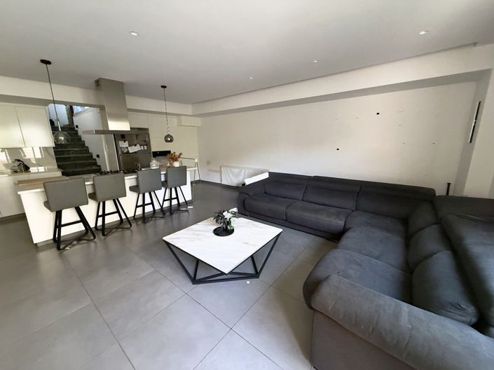 Image No.3-4 Bed House for sale