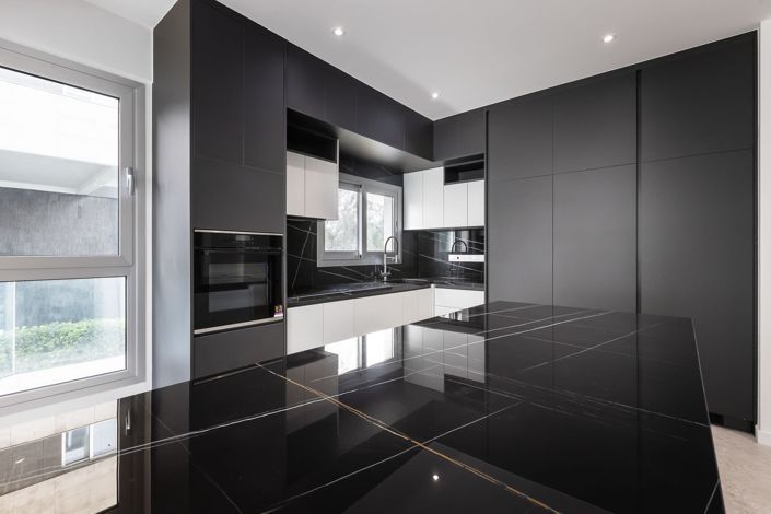 Image No.10-3 Bed Apartment for sale