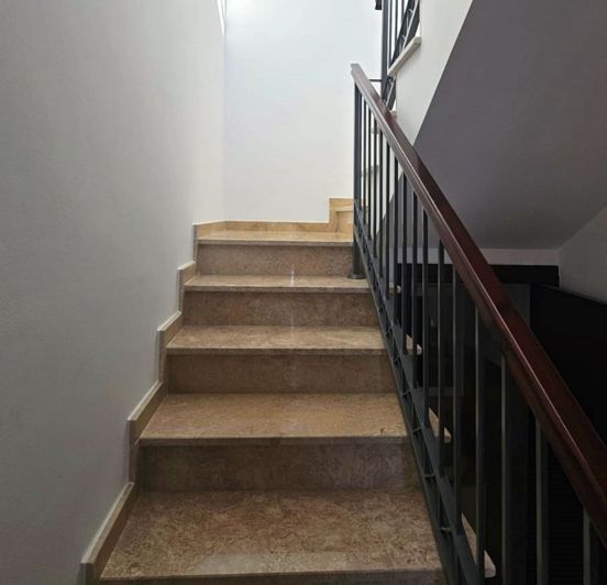 Image No.10-3 Bed House for sale