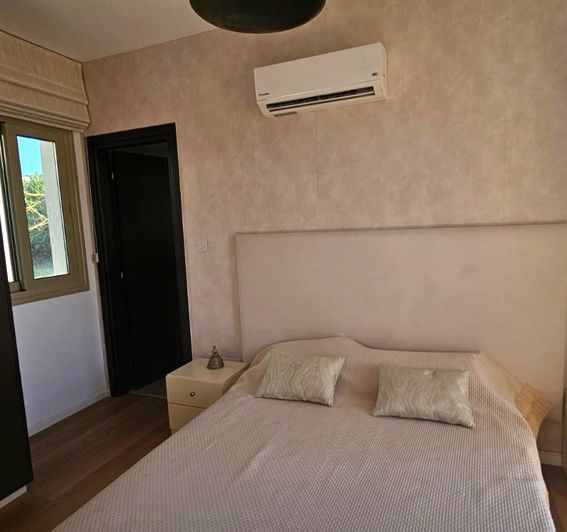 Image No.17-3 Bed House for sale