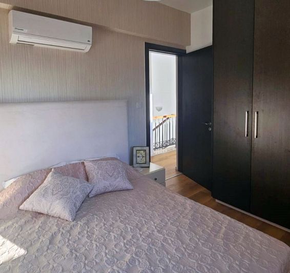 Image No.18-3 Bed House for sale