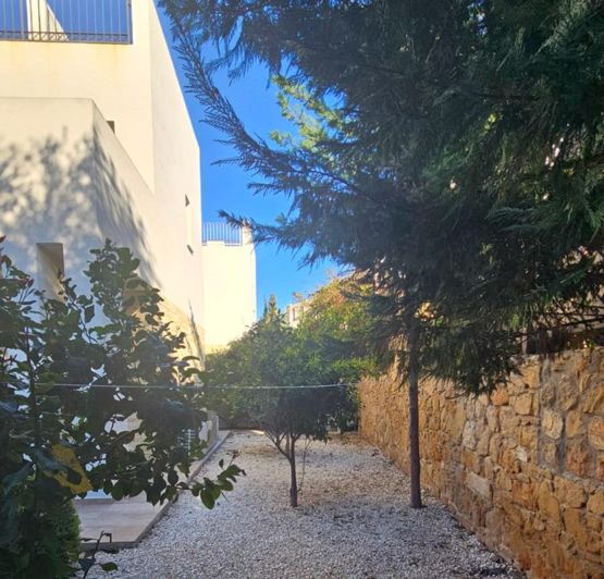 Image No.27-3 Bed House for sale
