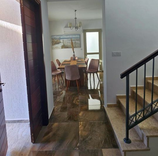 Image No.7-3 Bed House for sale