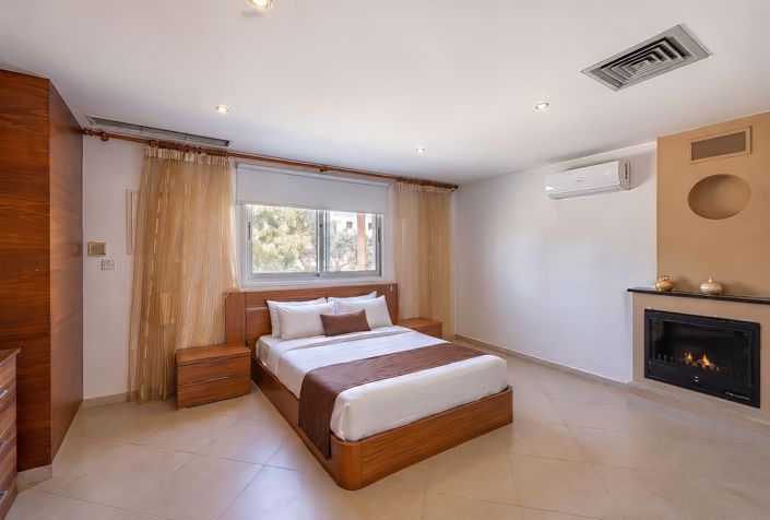 Image No.11-5 Bed House for sale