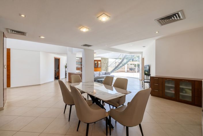 Image No.14-5 Bed House for sale