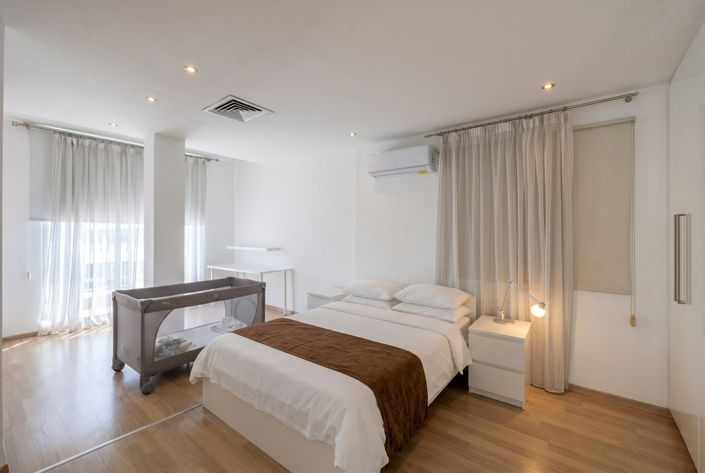 Image No.20-5 Bed House for sale