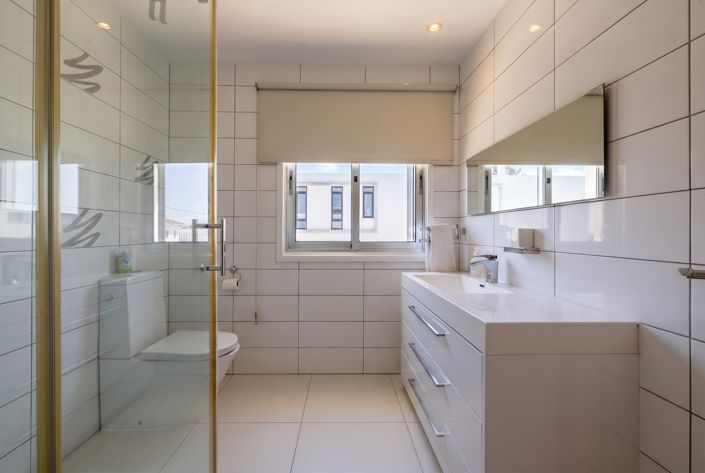 Image No.21-5 Bed House for sale