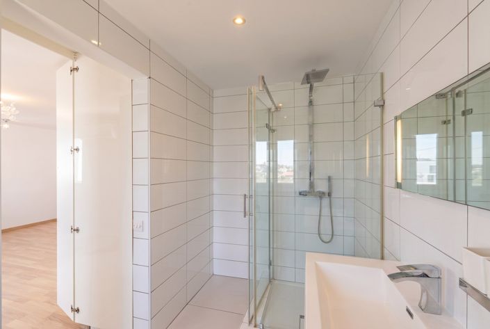 Image No.26-5 Bed House for sale