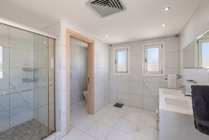 Image No.28-5 Bed House for sale