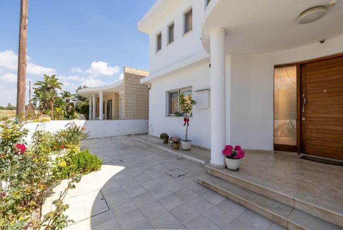 Image No.3-5 Bed House for sale