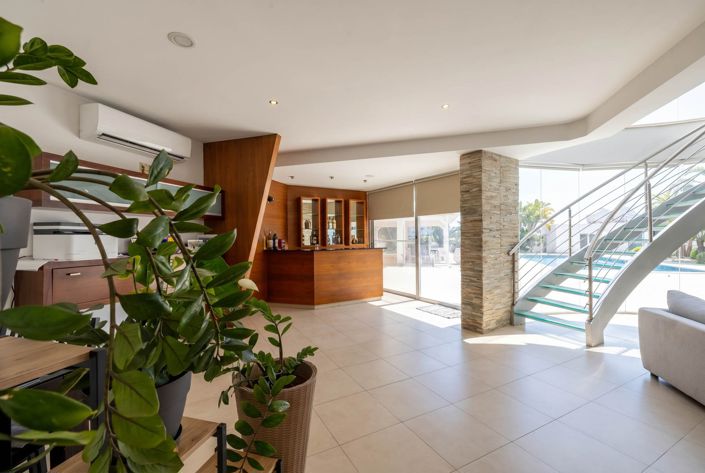 Image No.5-5 Bed House for sale