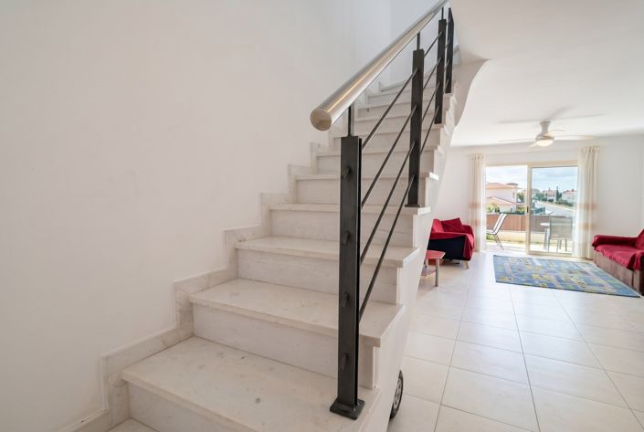 Image No.7-2 Bed House for sale