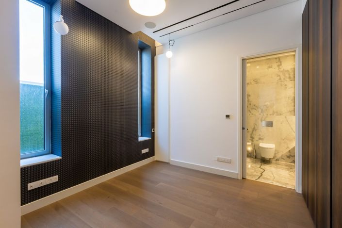Image No.11-5 Bed Apartment for sale