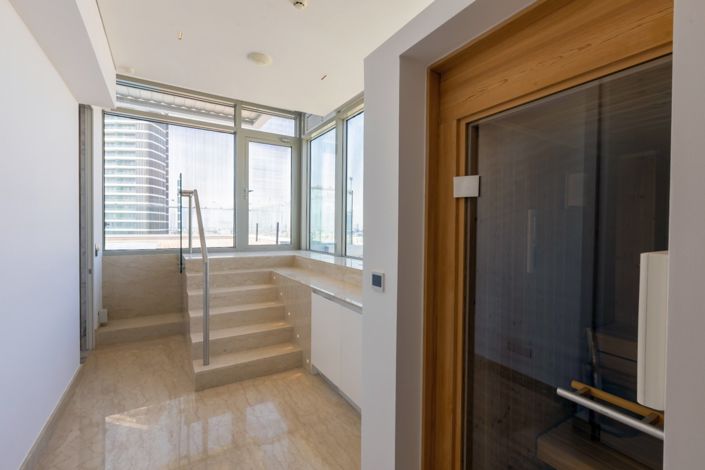 Image No.24-5 Bed Apartment for sale
