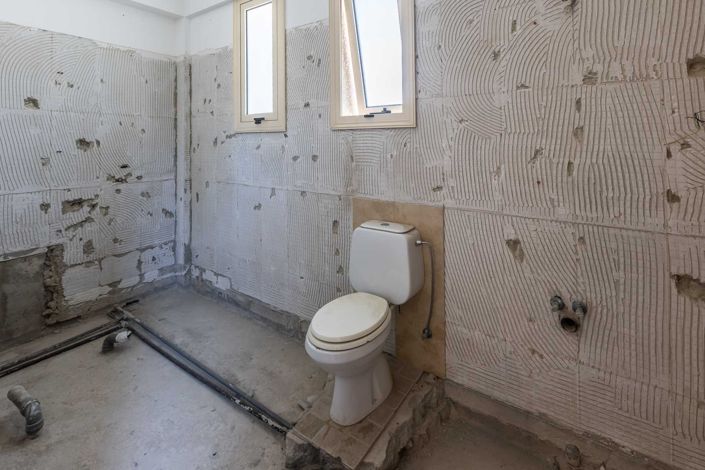Image No.12-4 Bed House for sale