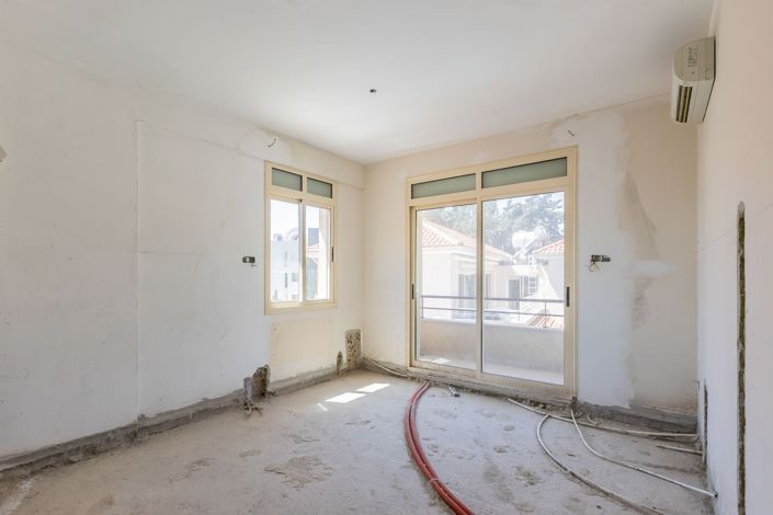 Image No.14-4 Bed House for sale