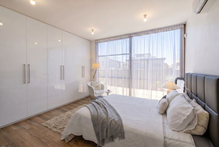 Image No.23-7 Bed House for sale
