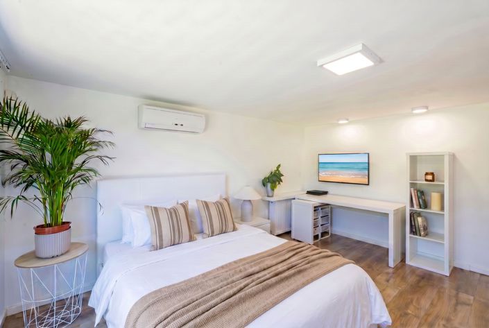 Image No.25-7 Bed House for sale