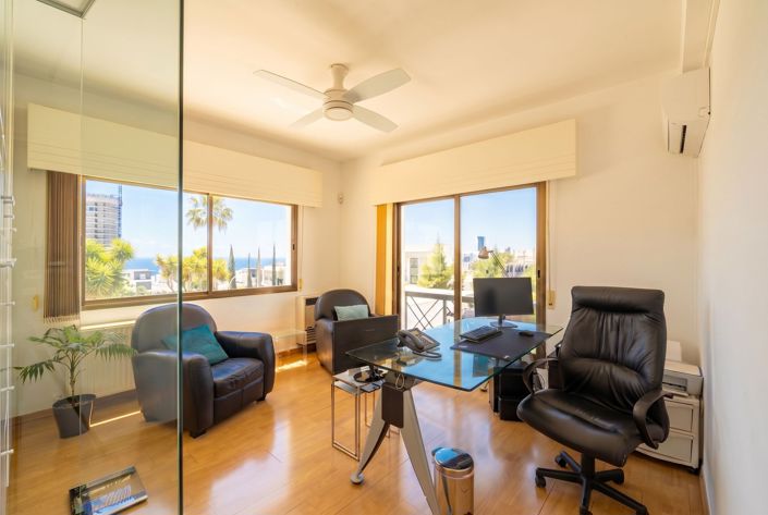 Image No.27-7 Bed House for sale