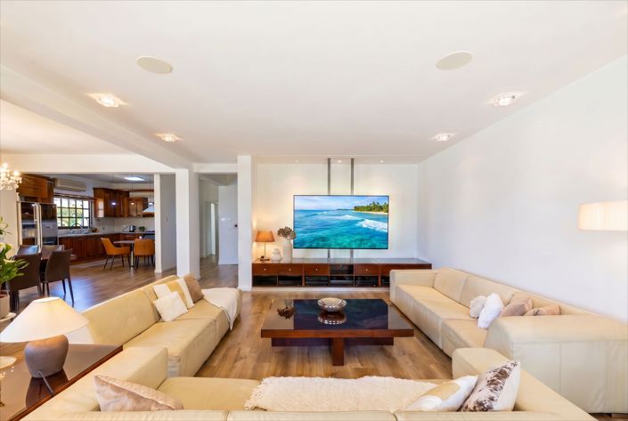 Image No.8-7 Bed House for sale
