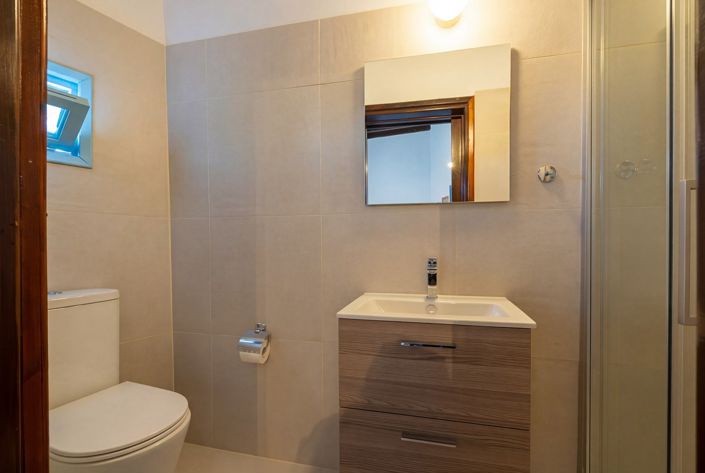 Image No.12-16 Bed Hotel for sale