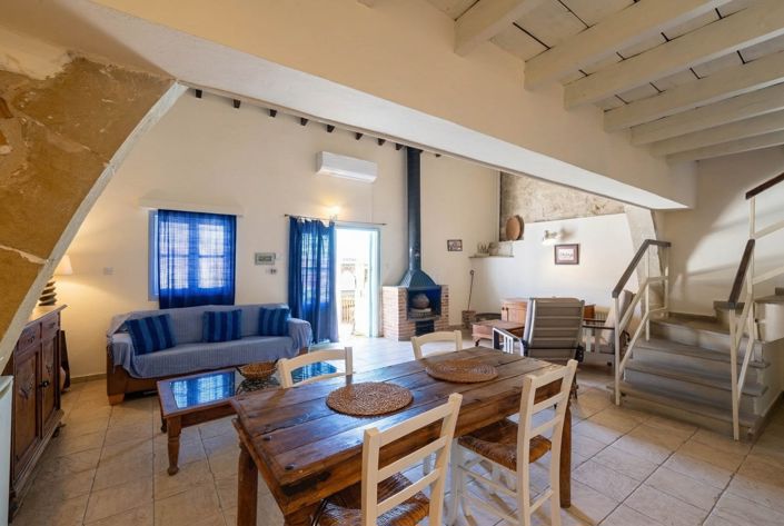 Image No.18-16 Bed Hotel for sale