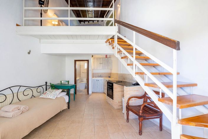 Image No.27-16 Bed Hotel for sale
