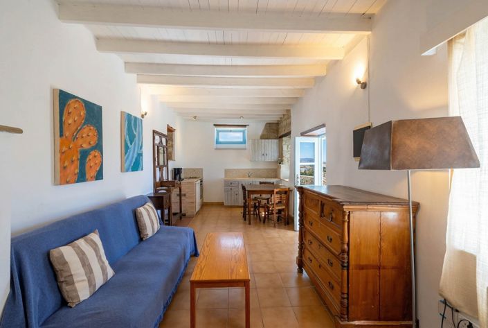 Image No.29-16 Bed Hotel for sale