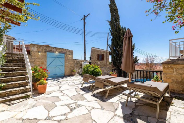 Image No.30-16 Bed Hotel for sale