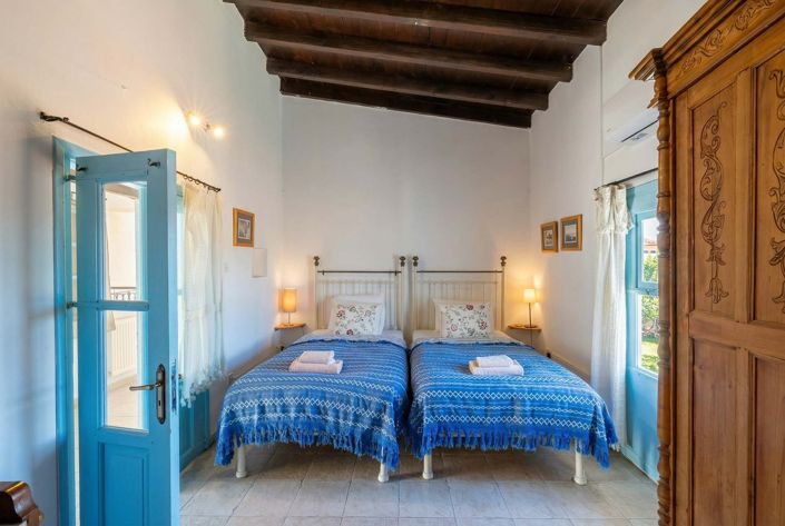 Image No.7-16 Bed Hotel for sale