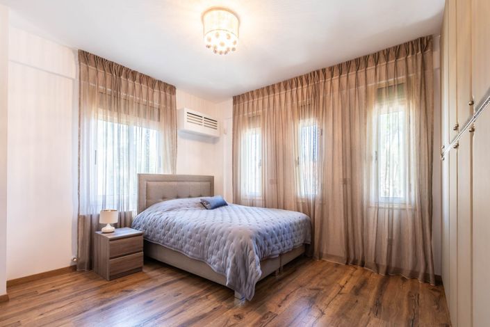 Image No.14-5 Bed House for sale