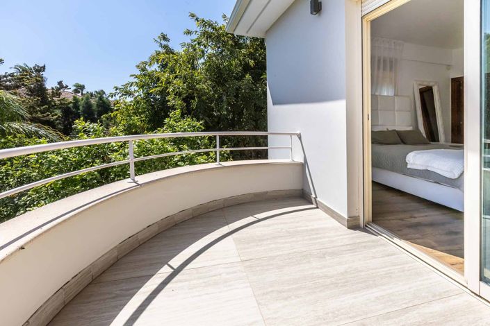 Image No.23-5 Bed House for sale