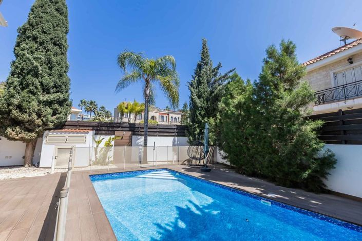 Image No.26-5 Bed House for sale