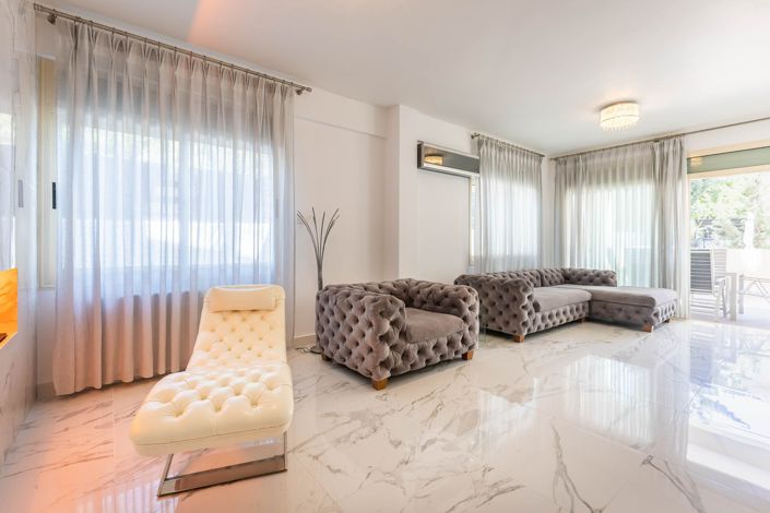 Image No.3-5 Bed House for sale