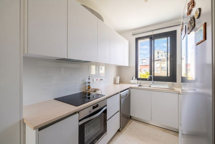 Image No.8-2 Bed Apartment for sale