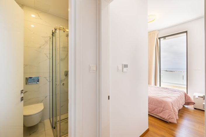 Image No.17-3 Bed House for sale