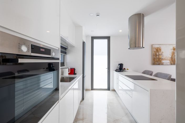 Image No.7-3 Bed House for sale