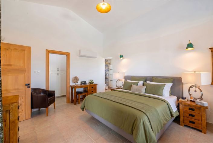 Image No.10-4 Bed House for sale