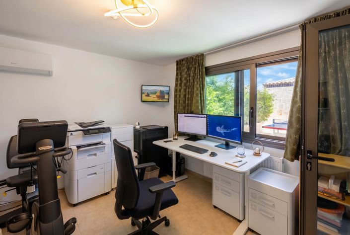 Image No.17-4 Bed House for sale