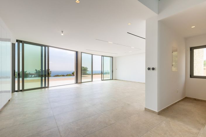 Image No.4-4 Bed Villa for sale