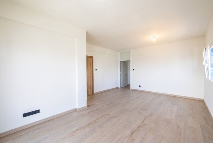Image No.13-3 Bed Apartment for sale